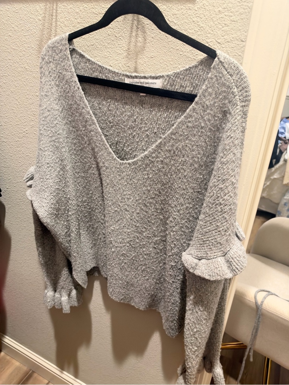 cupcakes & cashmere Light Gray V-Neck Textured Knit Sweater